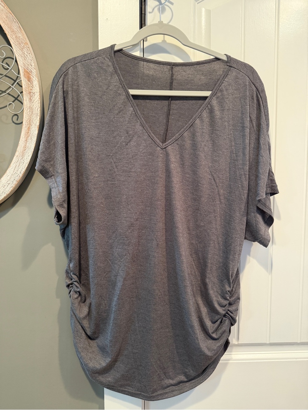 Casual V-Neck Ruched Side Women’s Top - Gray